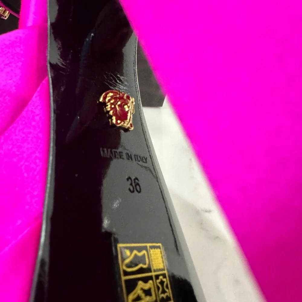 Versace Medusa Aevitas 125mm Satin Pumps - Picture 7 of 9